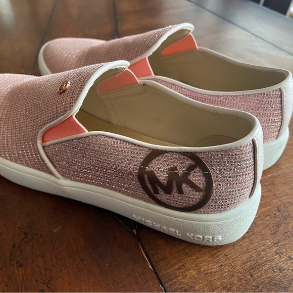 NEW Michael Kors pink shoes NBW Size 6 - Picture 4 of 6